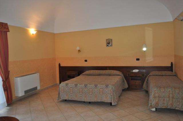 فندق Tenuta Santa Lucia سان جيوفاني روتوندو الغرفة الصورة