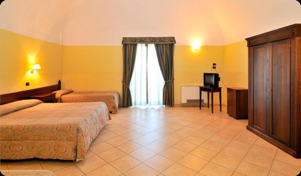 فندق Tenuta Santa Lucia سان جيوفاني روتوندو الغرفة الصورة